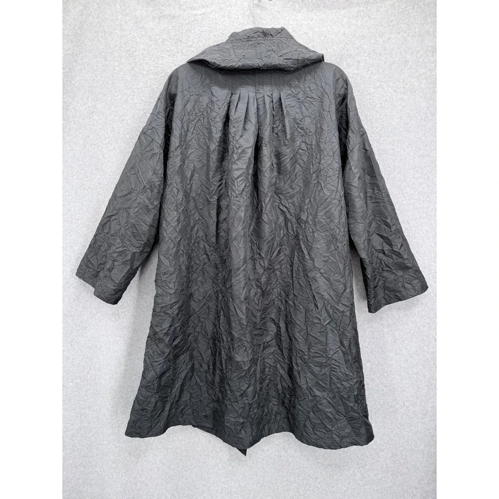UBU Pack Your Personality Travel Coat Women Size M Black Crinkle Snap Front 3392